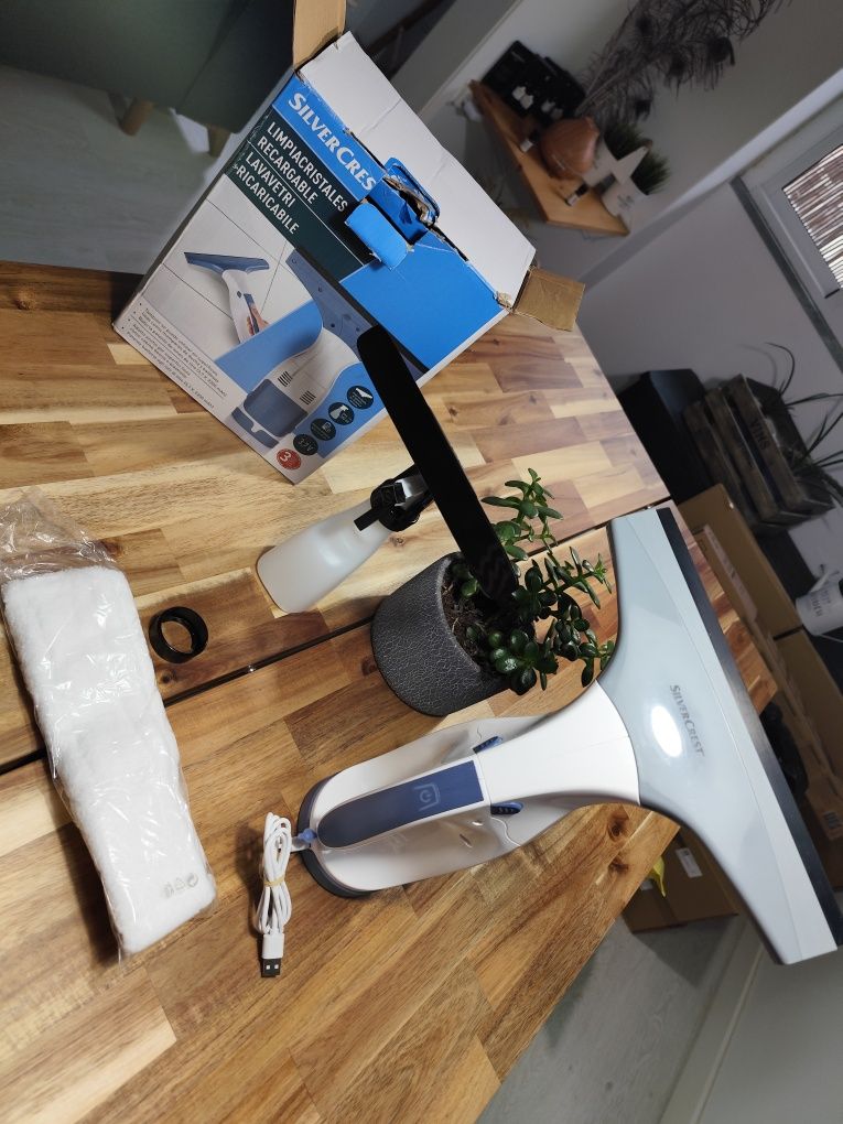 Máquina limpeza vidros a bateria nova ler anuncio
