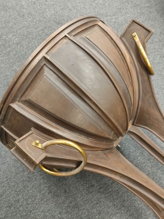 Grande floreira em madeira