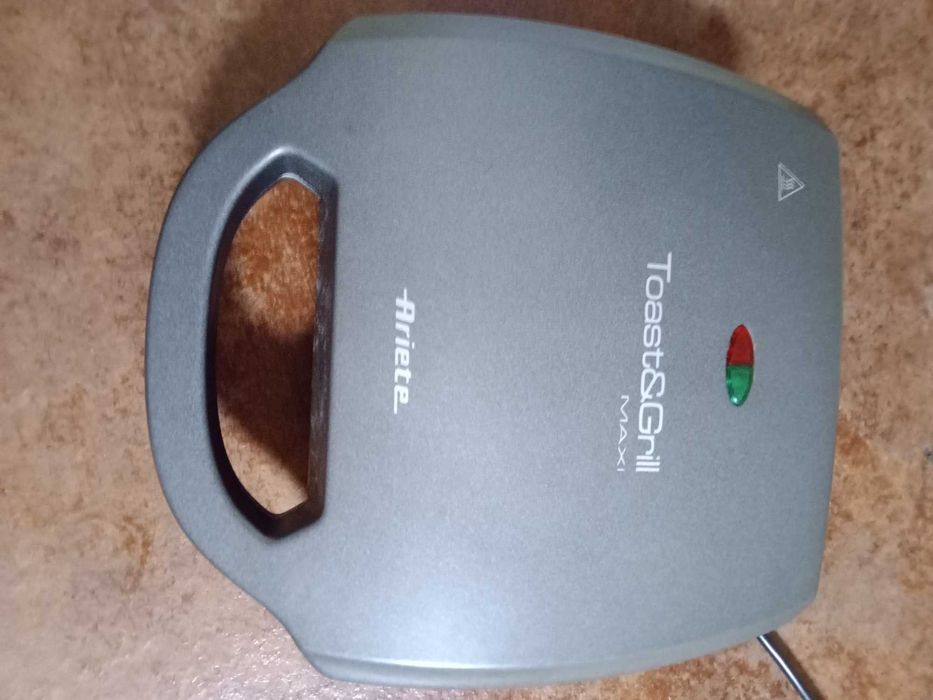 Sanduicheira toast&grill Ariete