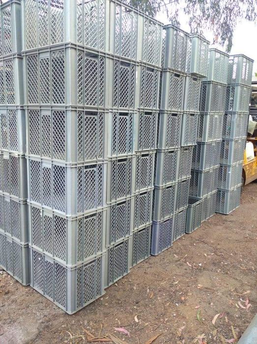 30 Cestos plástico semi novos com marca alimentar