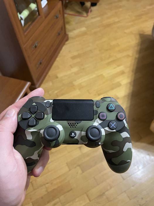 Sony Playstation 4 pro(1 терабайт памяти)