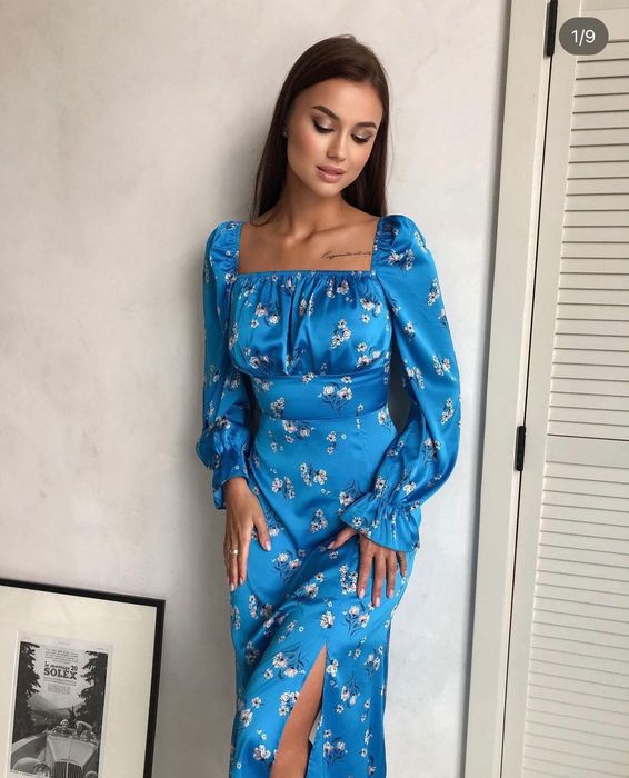Жіноча блакитна сукня