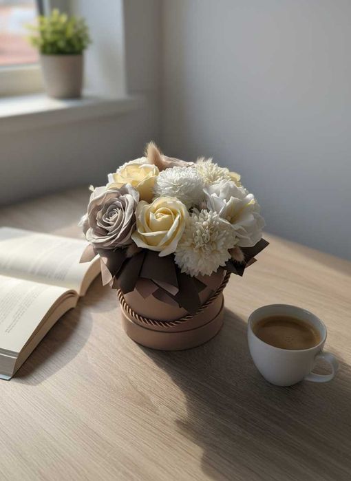 Flowerbox z Kwiatami Mydlanymi Prezent Upominek Bukiet Róże Mydlane