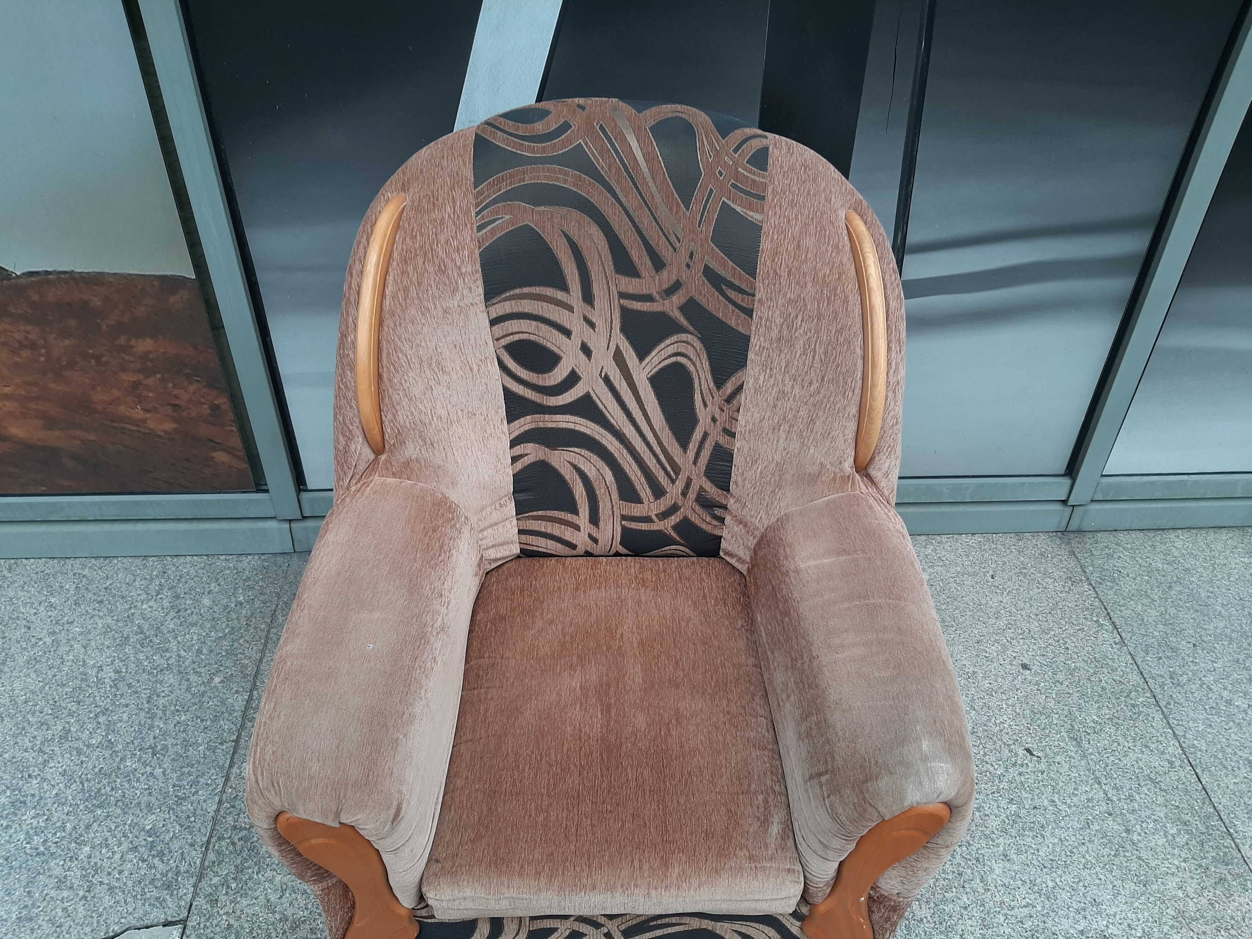 Fotel pokojowy salonu biura stylowy wygodny solidny ze schowkiem