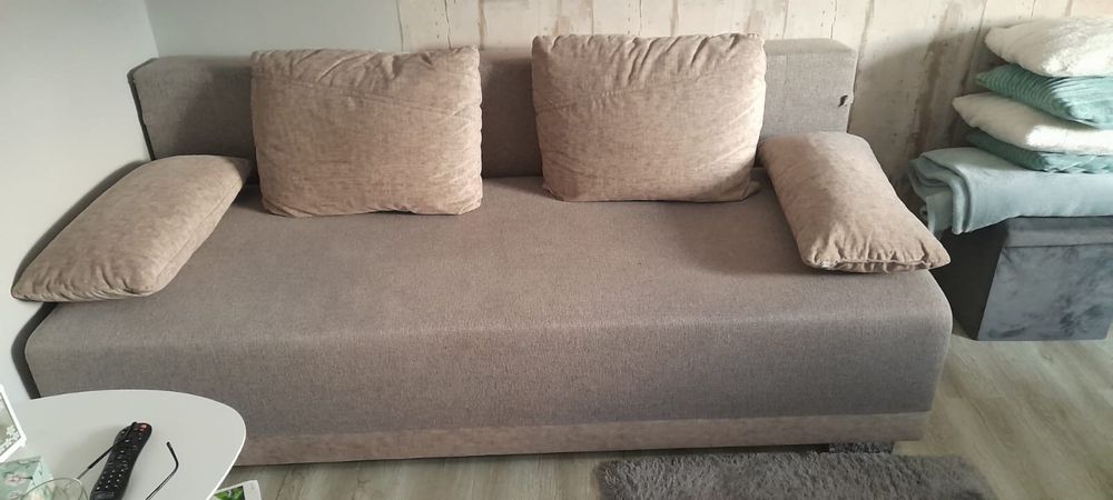 Sofa rozkładana z funkcją spania - jak nowa!