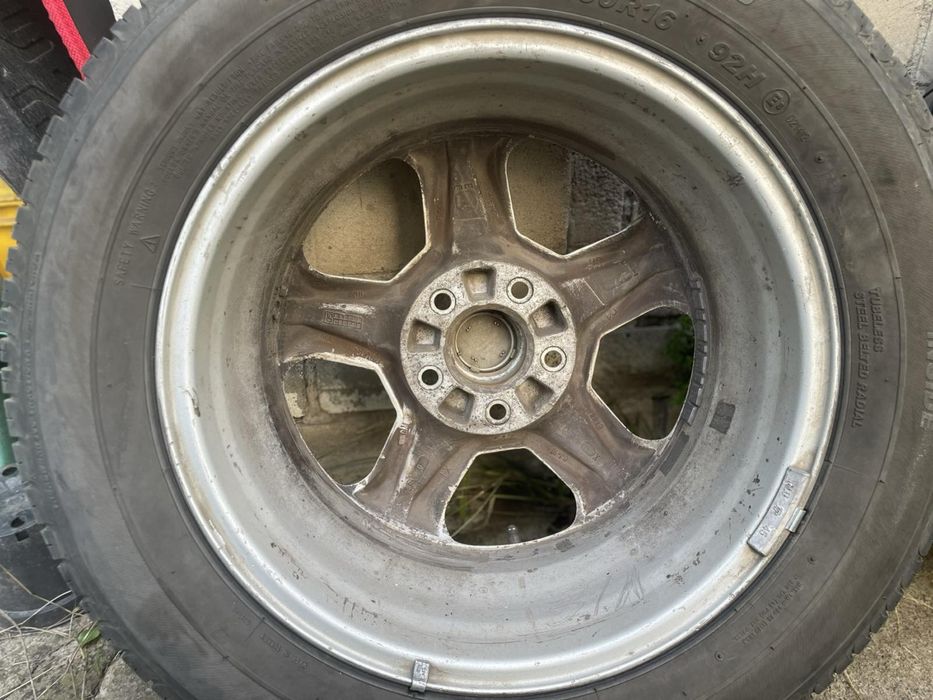 Диски opel zefira a в нарному стані R16
