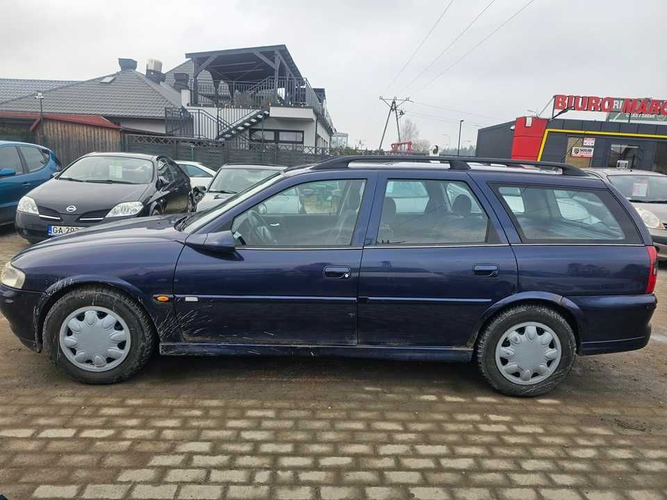 Opel vectra 1,6 KAT  1999 rok