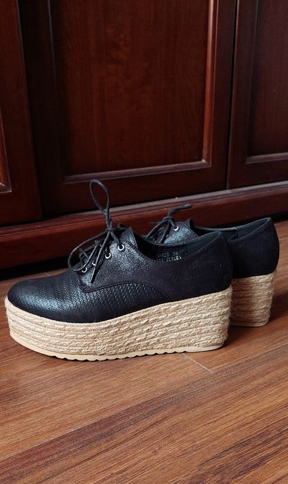 Czarne buty na koturnie wiosna lato jesień rozmiar 39 wysokie czarne