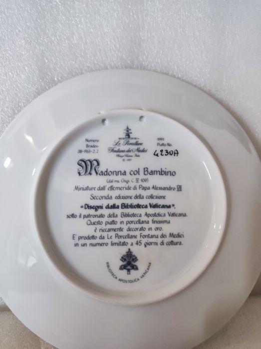 Prato Porcelana Italiana da biblioteca do Vaticano Maria com Jesus