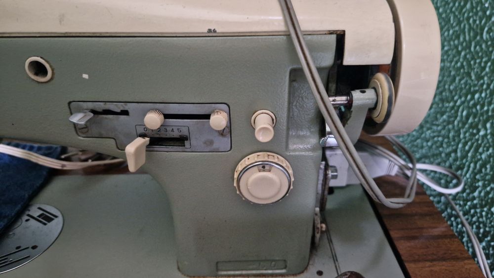 Vendo maquina de costura