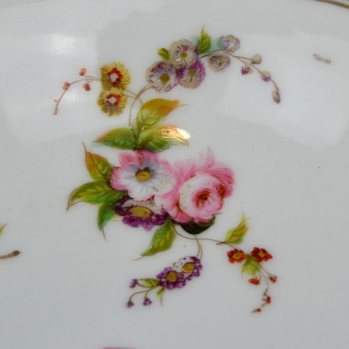 Taça em Porcelana Francesa “Vieux Paris” decorada com flores e dourado