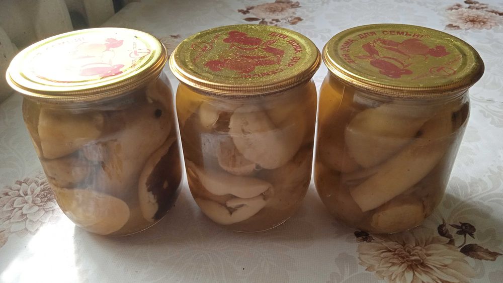 Гриби білі мариновані.
