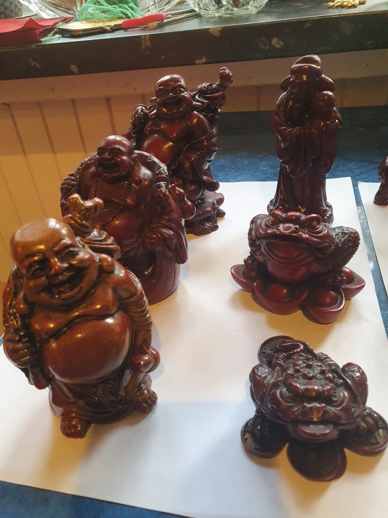 Duże figurki z laki... uśmiechniety Budda- żaby