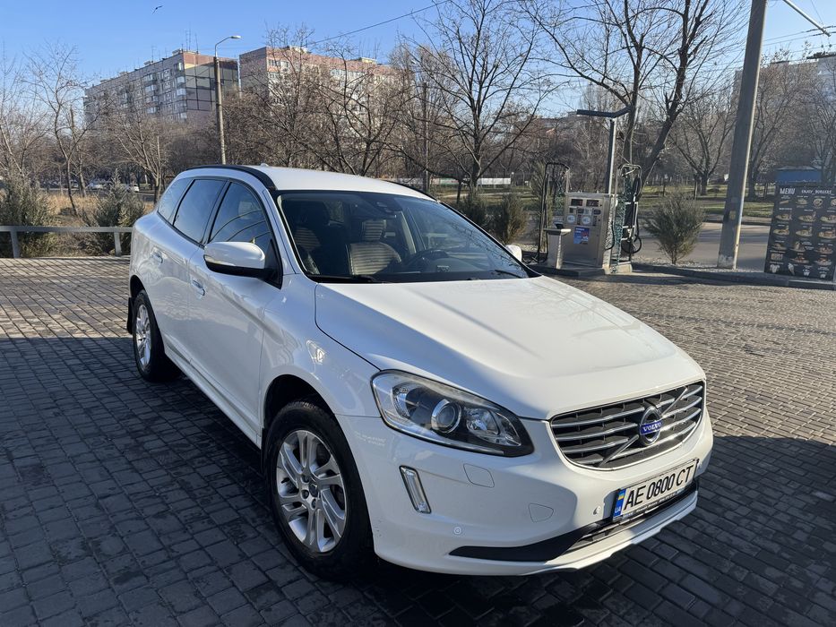 Вольво хс60 D5 2013 2,4 дизель