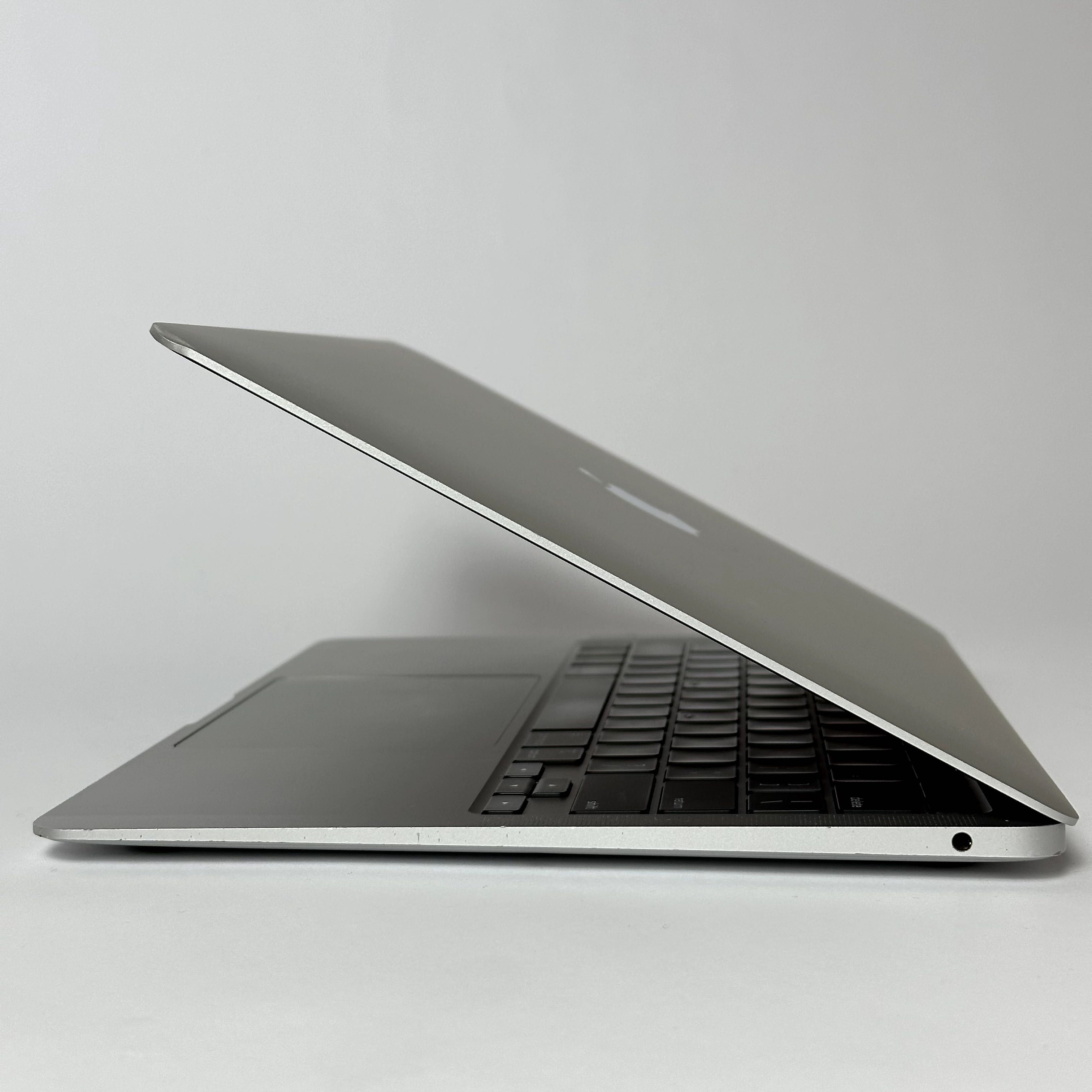 MacBook Air 13' 2020 M1 8/256gb