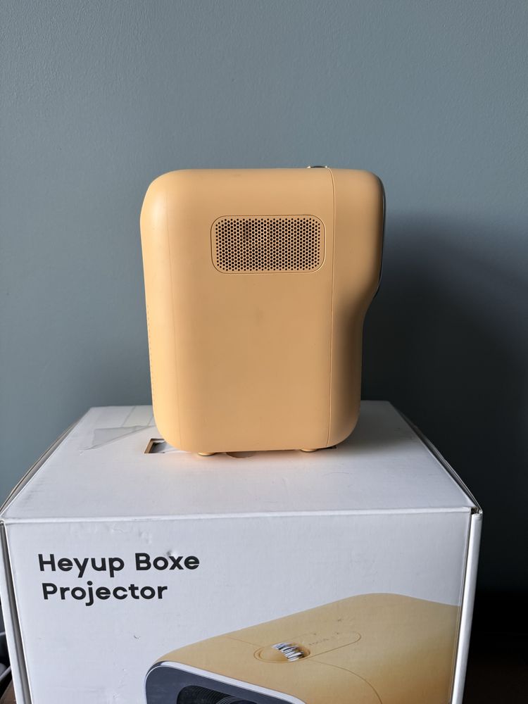 Projektor heyup boxe projector w ksztalcie minionka