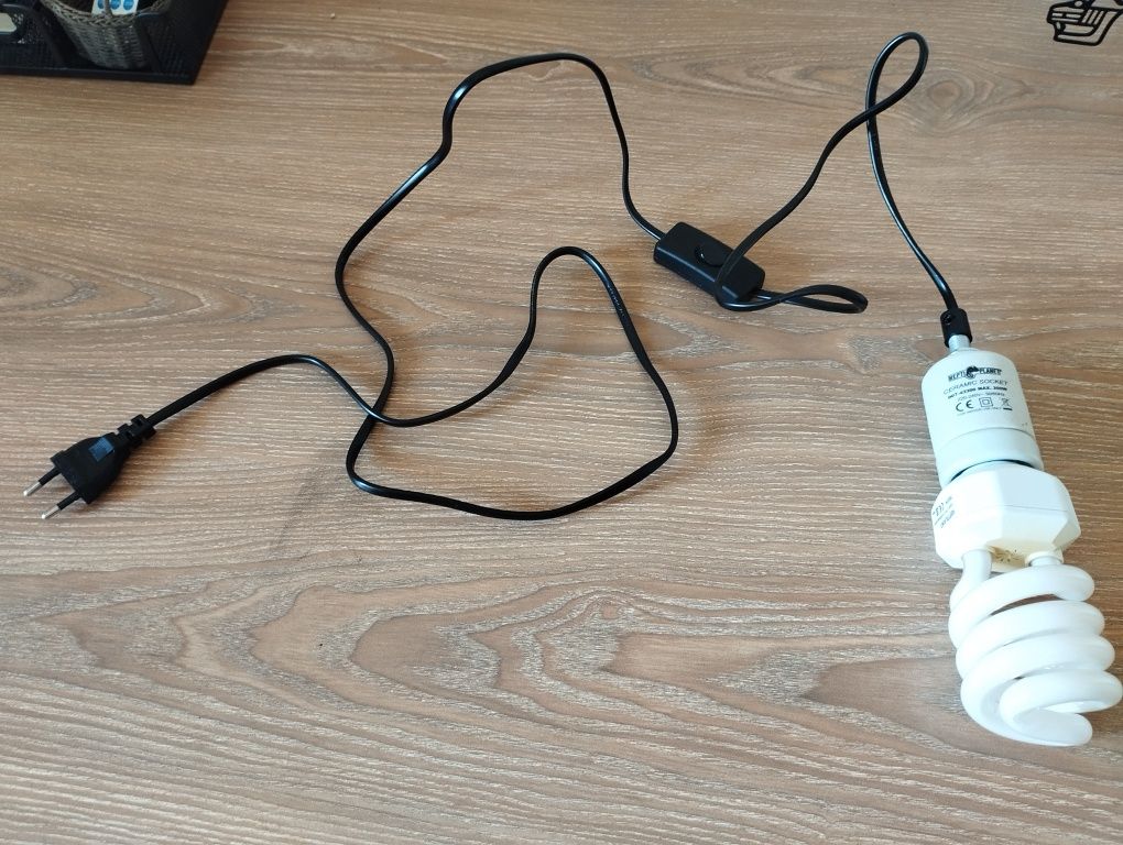 Lâmpada UVB 6.0 Reptilando (Suporte Cerâmico incluído)
