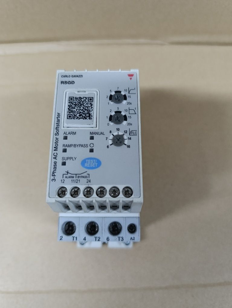 Пристрій плавного пуску / зупинка 3-Ф АТ 7.5 KW RSGD4016E0VD200