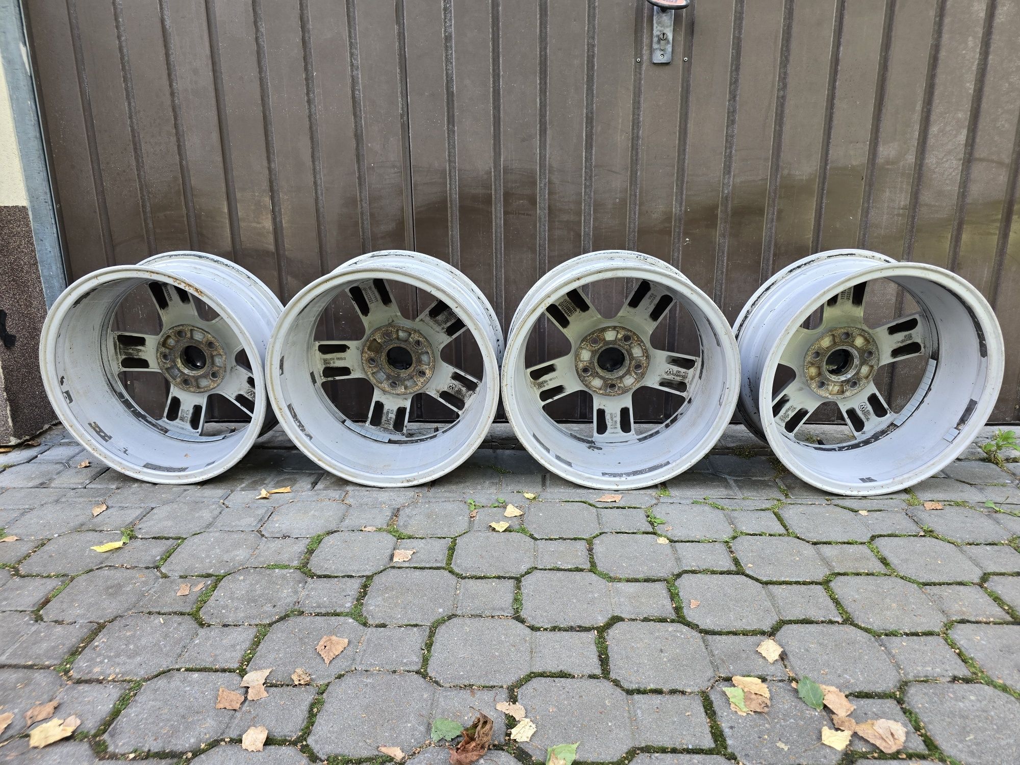 Felgi aluminiowe 16" VW Golf 5x112 Passat CC Jetta Touran Caddy Beetle