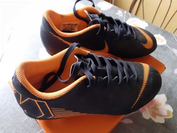 Korki lanki Nike r.33