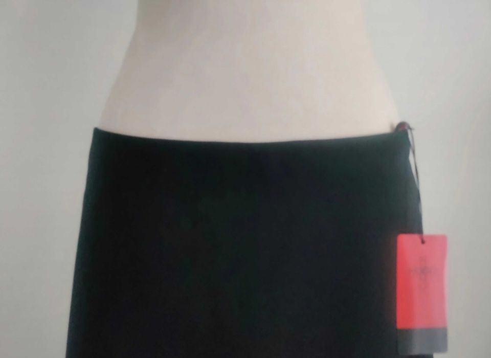 Saia preta super elegante Hugo
