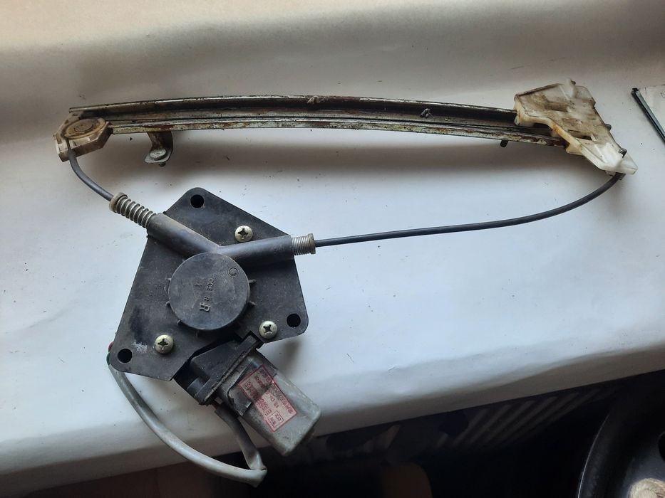 Скопідйомник задній правий електричний чана бенні chana benni