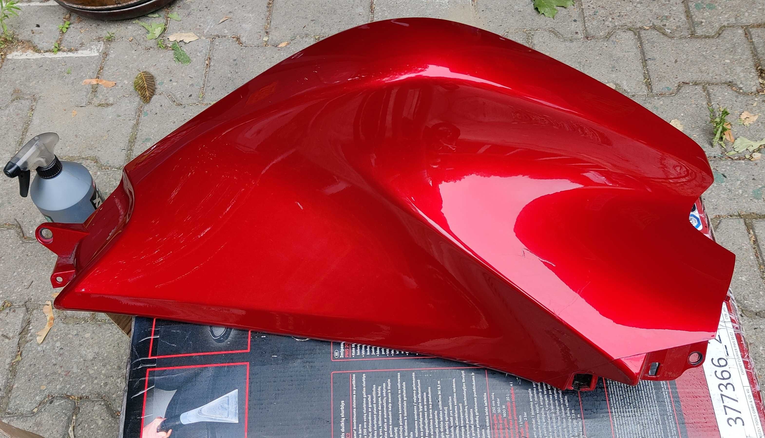 Sprzedam części karoserii i nie tylko do Honda VFR 1200f.