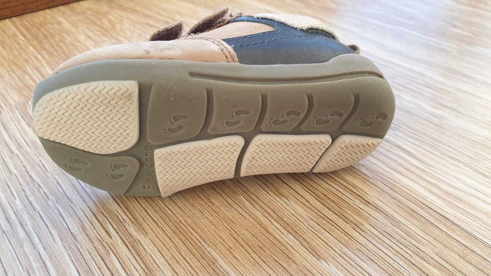 Sapatos Chicco tamanho 19