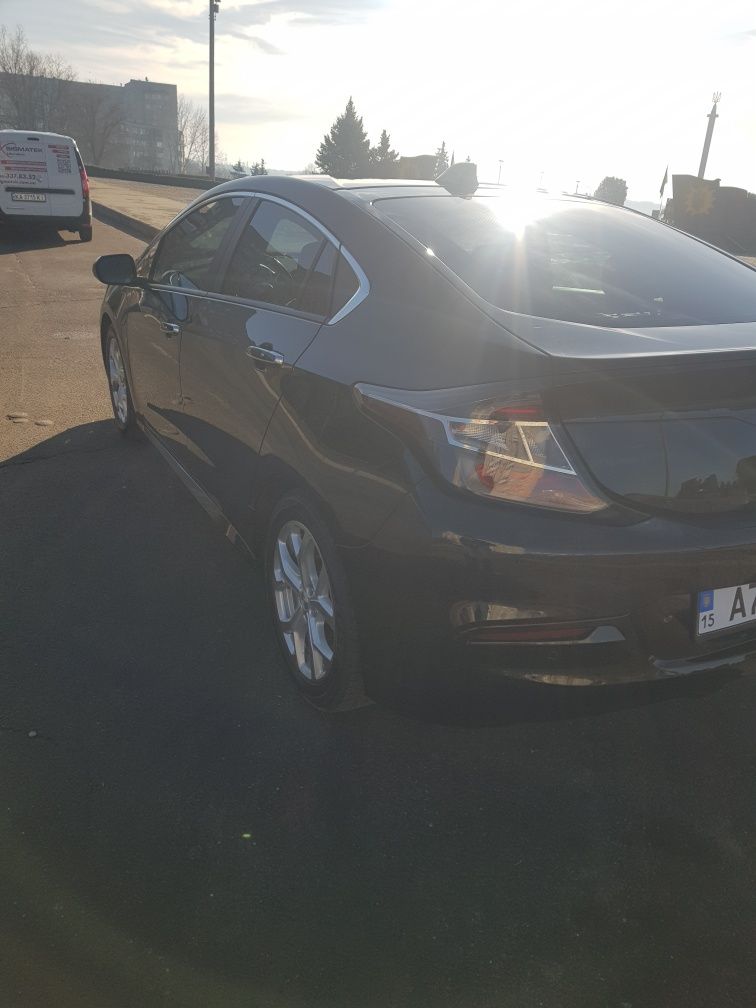 Продаю Chevrolet Volt Premier