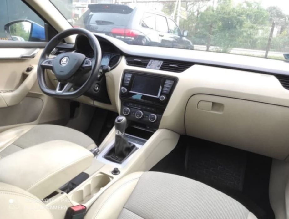 Skoda octavia kombi 2015 2.0 tdi