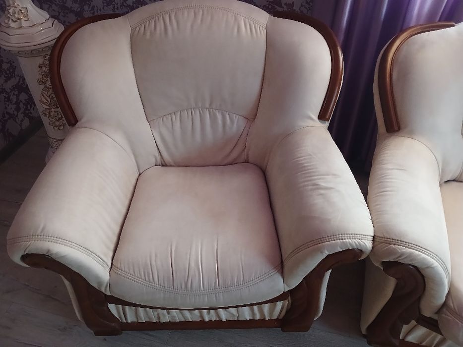 Диван з кріслами