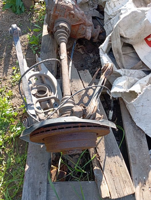 BMW e91 e90 sanki pod silnik półoś tył wahacz