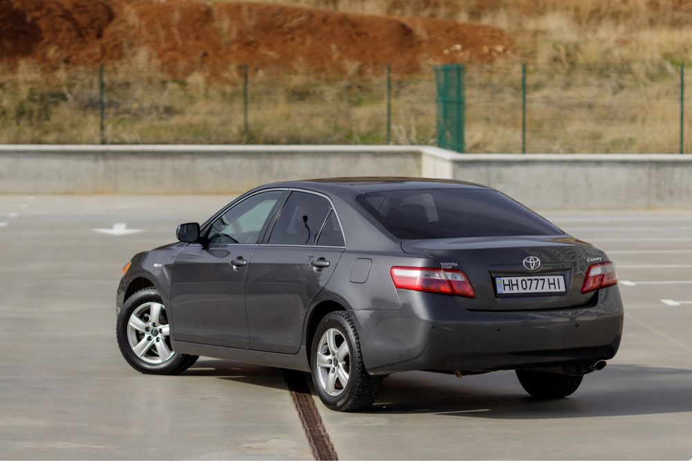 Аренда и прокат авто Toyota Camry бензин автомат 2007 г. 2,4 л.