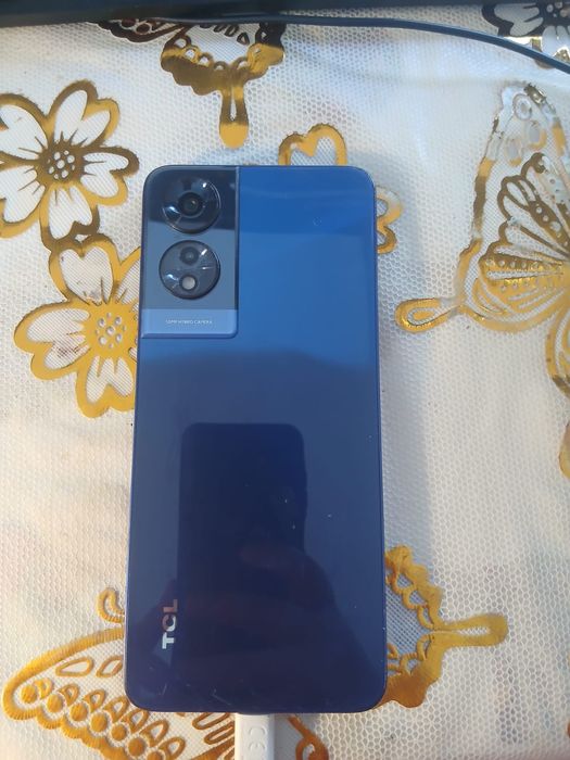 TCL 505 64Gb.