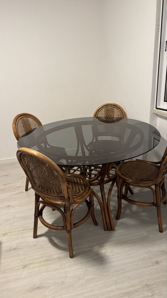 Mesa de Jantar em Vime com Tampo de Vidro + 4 Cadeiras