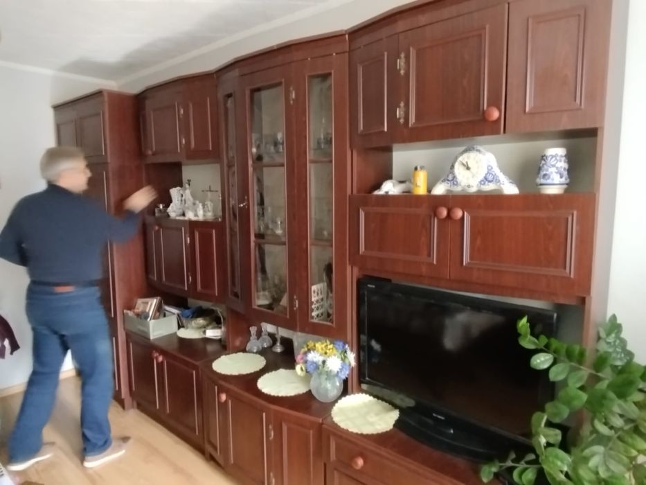 Stara meblościanka ze stołem