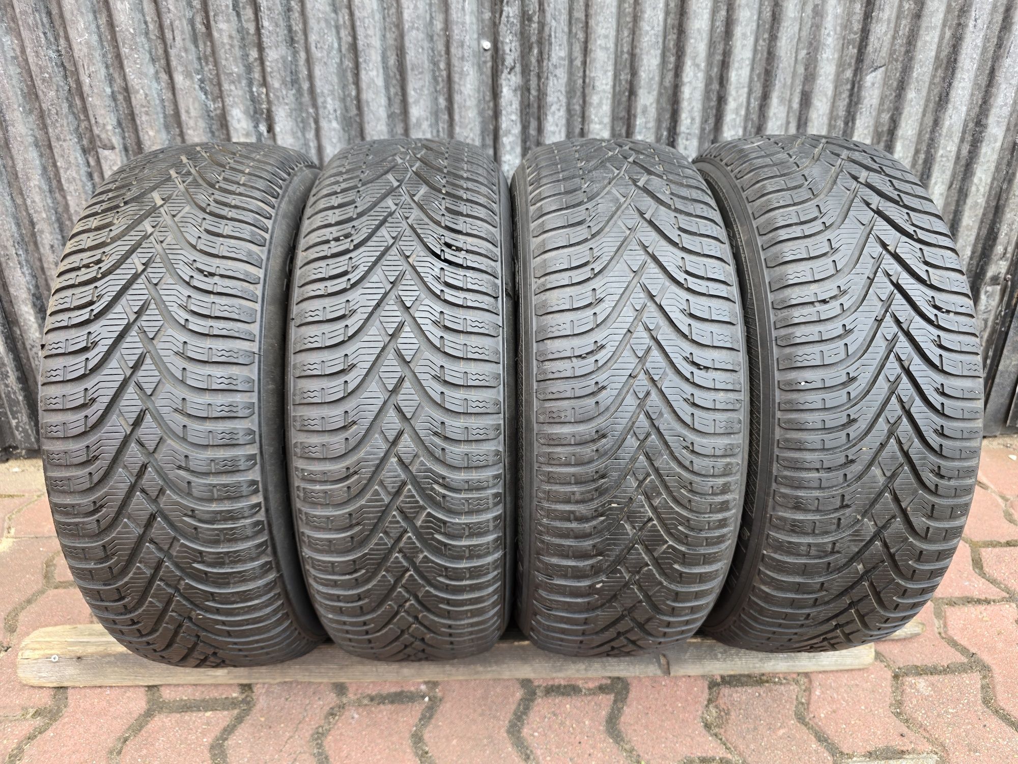 Komplet opon zimowych 185/60R15 88T Kleber Krisalp HP 3