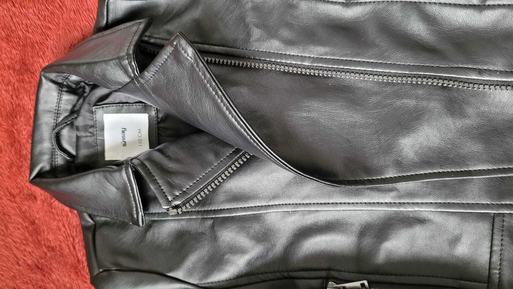 Śliczna kurteczka skórzana dla dziewczynki, r. 110, Sinsay, nowa.