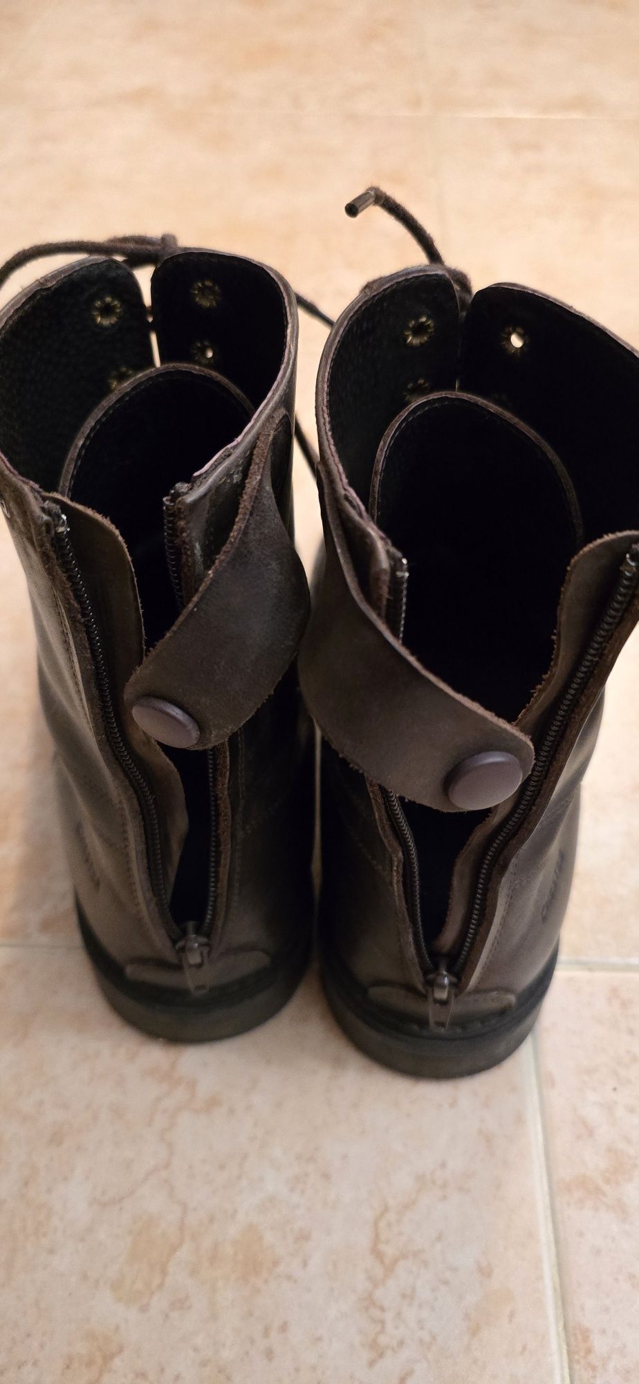 Um par Botas de homem