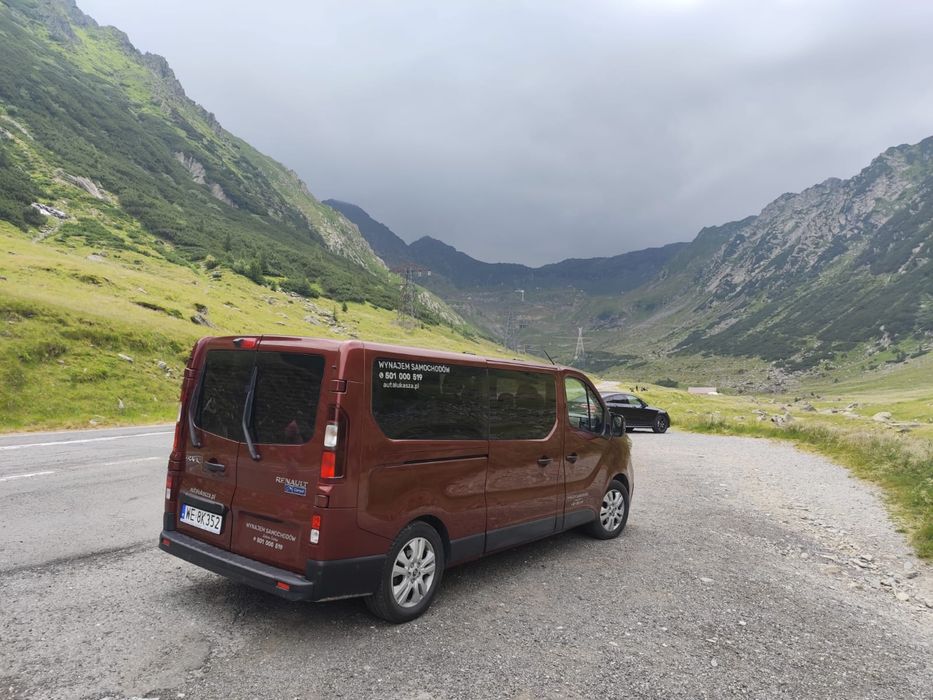 Wypożyczalnia samochodów Wynajem busa 9 osobowego box w cenie