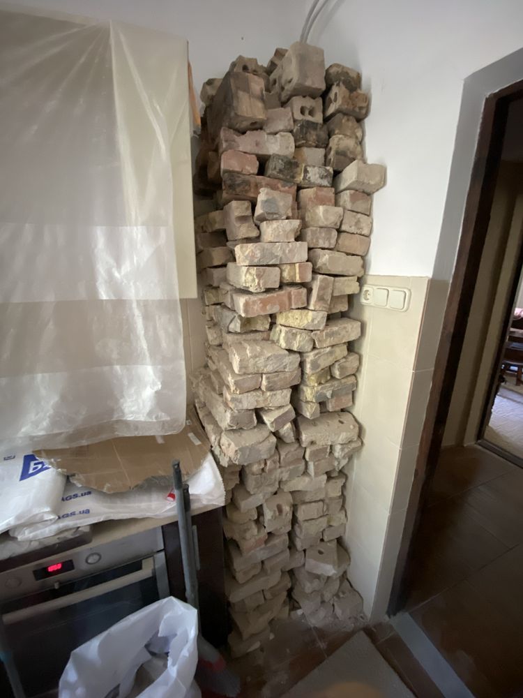 Кирпичи отдам бесплатно срочно