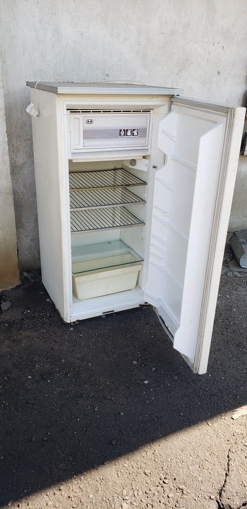 продам холодильник