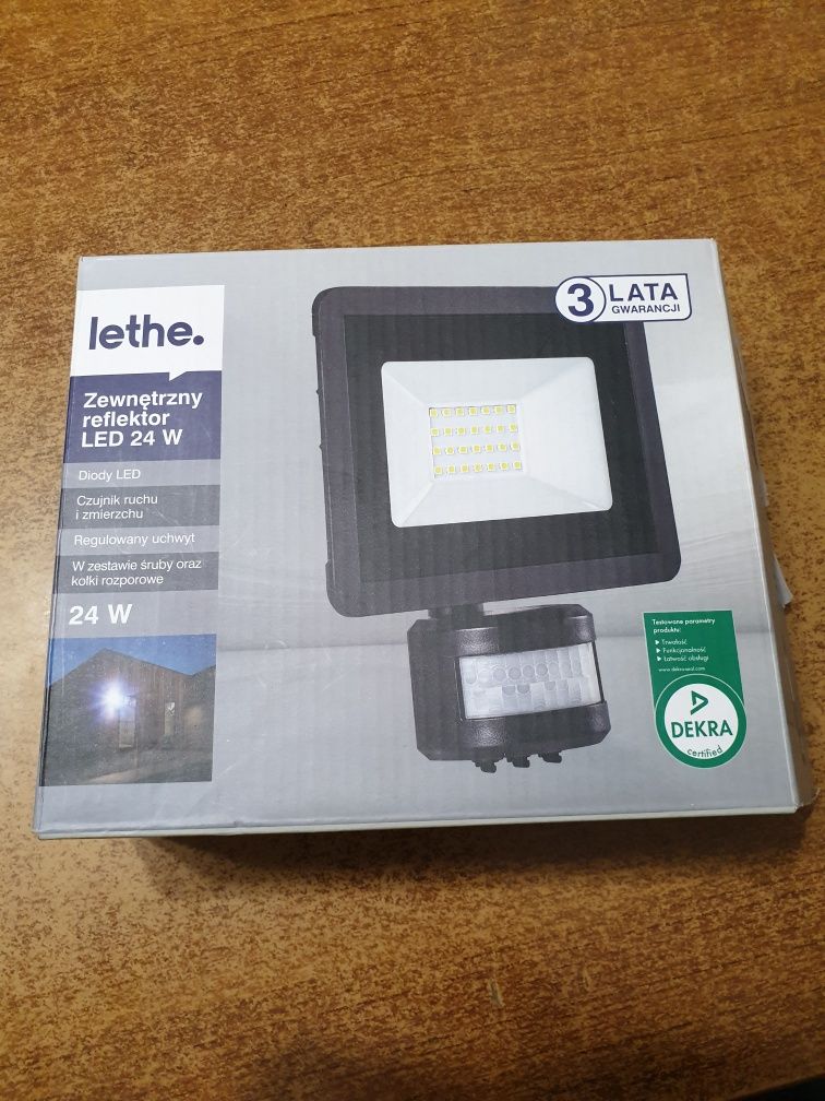 Zewnętrzny reflektor LED 24W