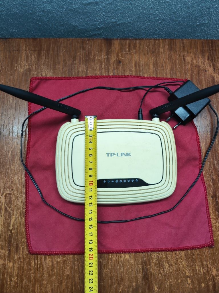 WiFi роутер TP-Link 30 Mbps, в хорошем состоянии