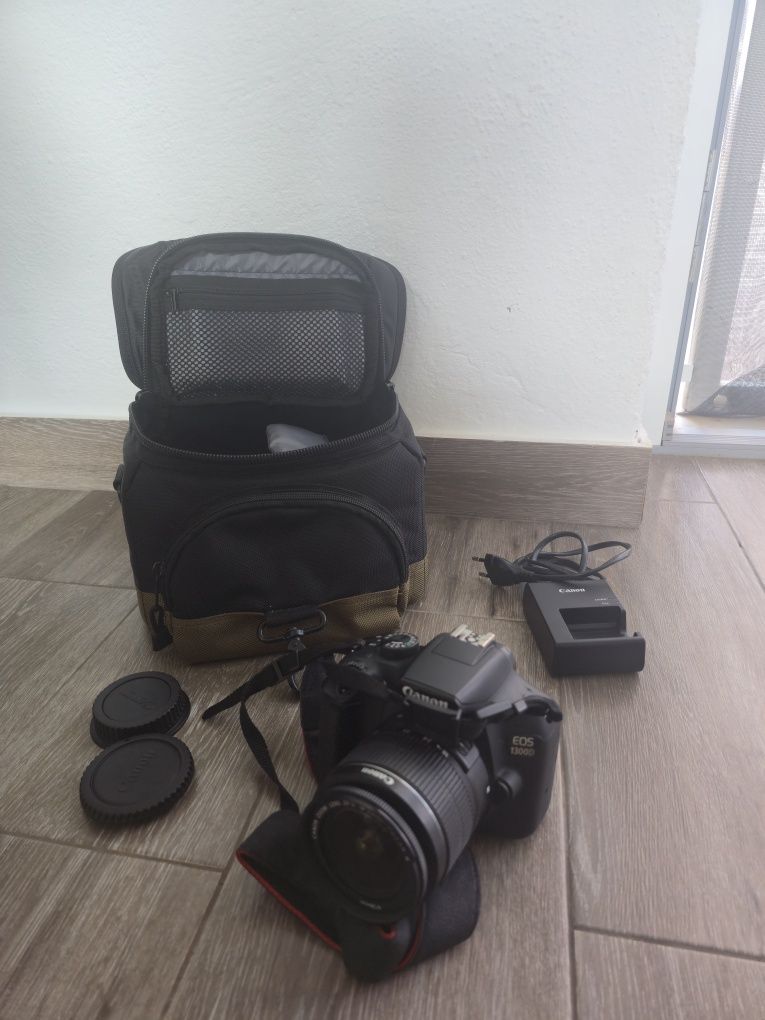 Máquina Fotográfica CANON EOS 1300D + lente 18-55