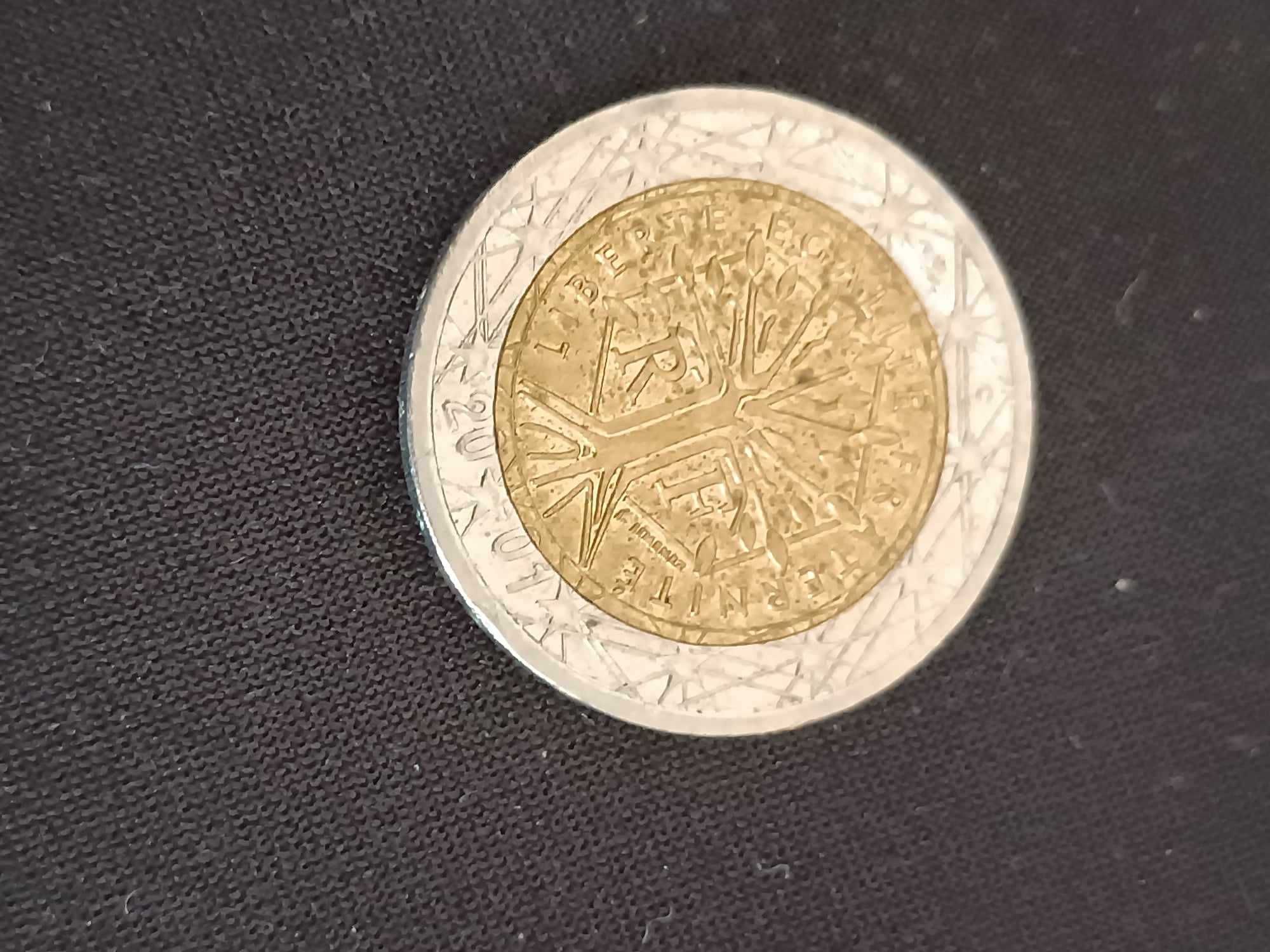 Moedas de 2 euros francesas de 2001 com erro de cunhagem
