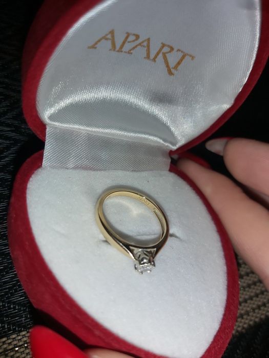 Pierścionek z diamentem 585