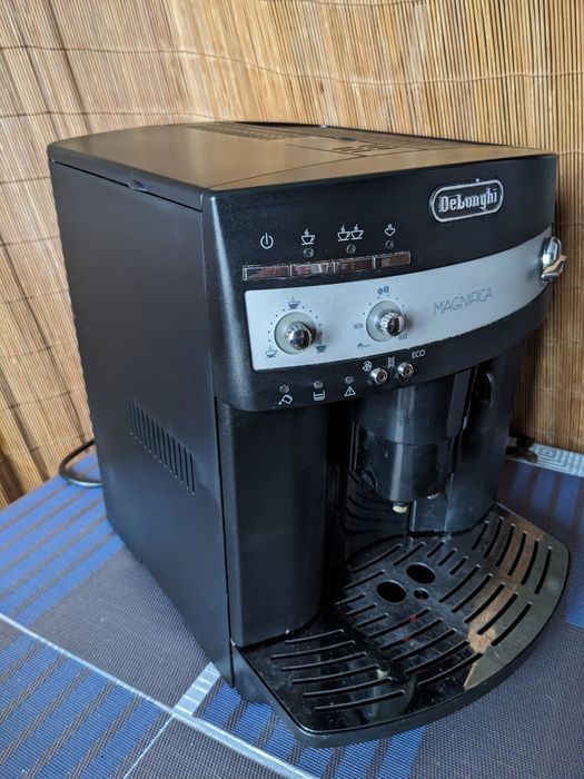 Ekspres automatyczny DeLonghi Magnifica Esam3000.B