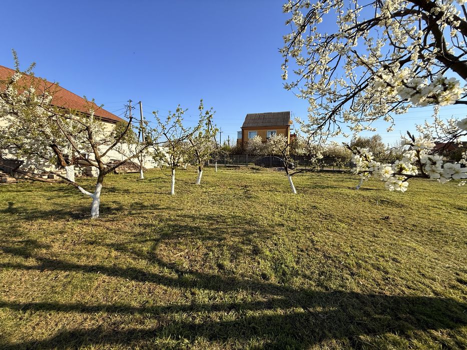 Продам участок у реки в элитном раене !!! ( С )