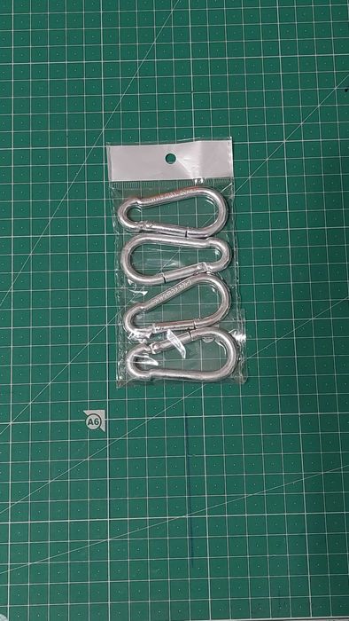 4 Mosquetões novos, de carga máxima 80Kg.Tamanho 6cm